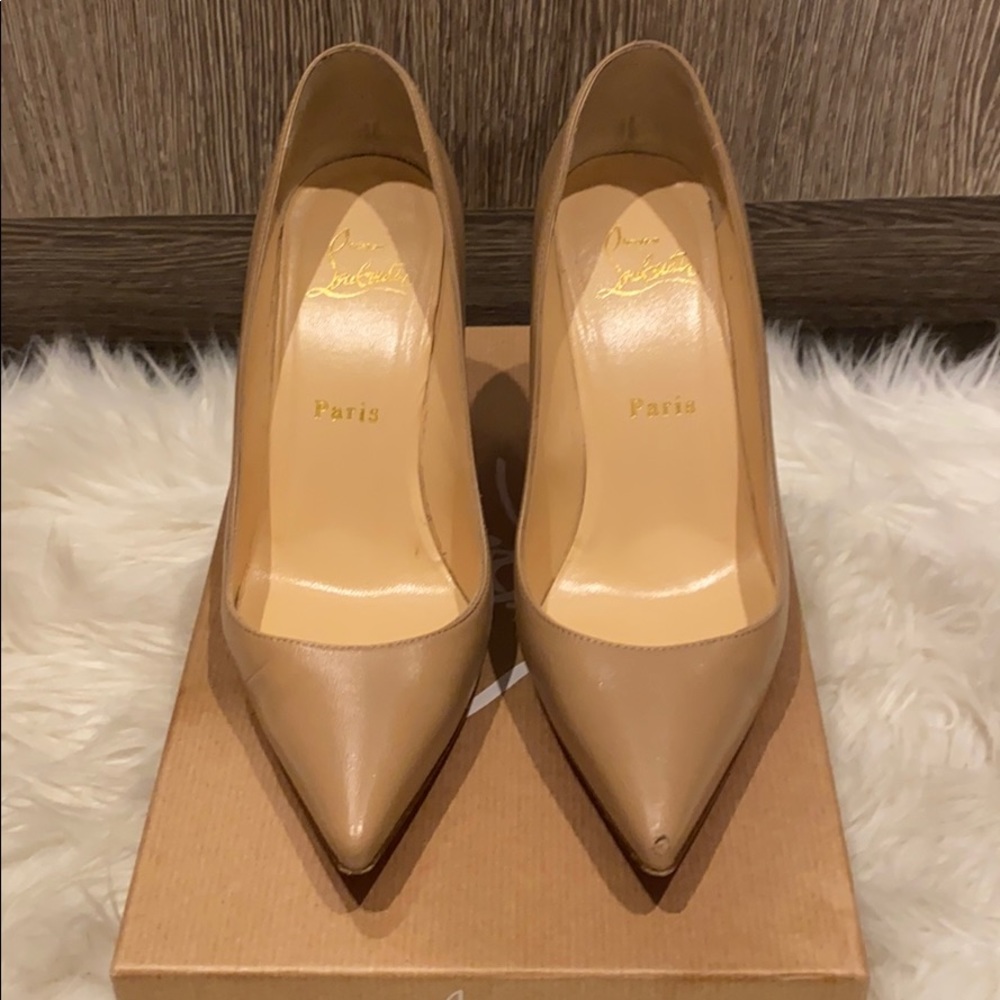 Christian Louboutin dress shoes nude size 6